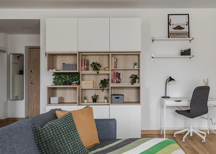 Апартаменты Fantasy House, Cozzy Apartmens, Free Parking, Long Welcome