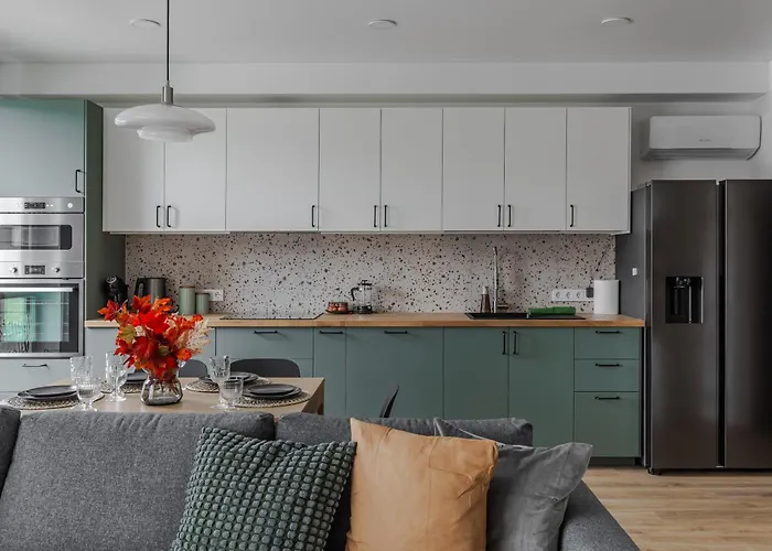 Fantasy House, Cozzy Apartmens, Free Parking, Long Welcome Апартаменти *